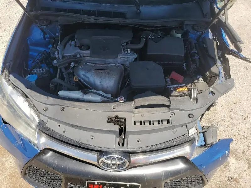 2017 TOYOTA CAMRY SE  