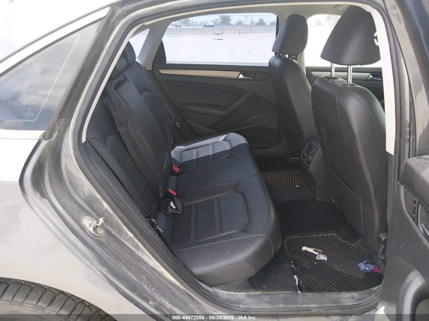 2014 VOLKSWAGEN PASSAT 2.0L TDI SE
