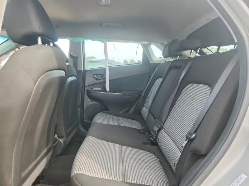 2023 HYUNDAI KONA SE  