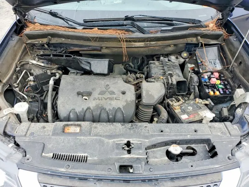 2020 MITSUBISHI OUTLANDER SE  