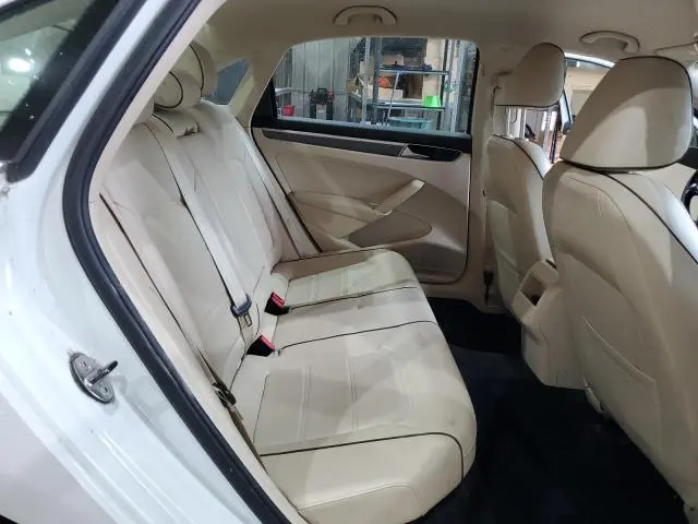 2016 VOLKSWAGEN PASSAT S  