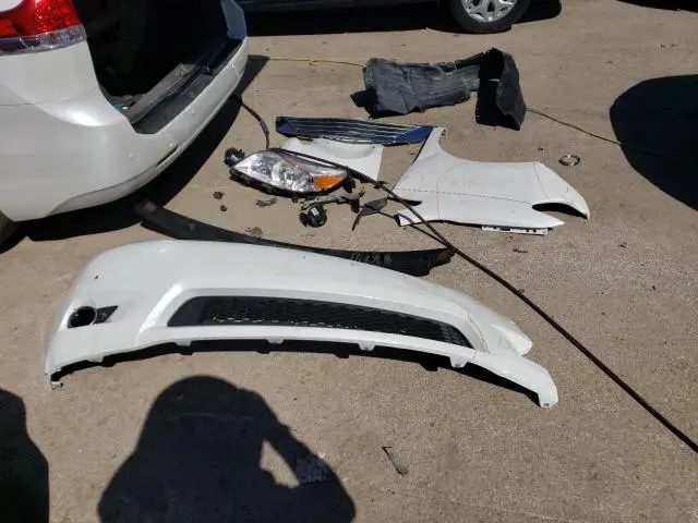 2014 TOYOTA SIENNA XLE  
