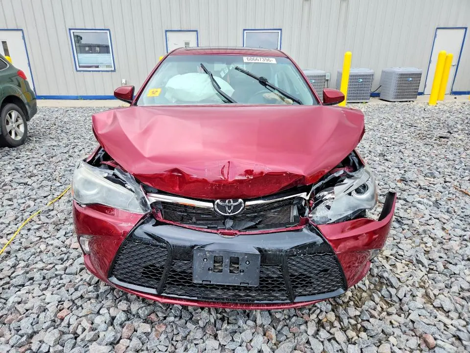 2017 TOYOTA CAMRY SE  