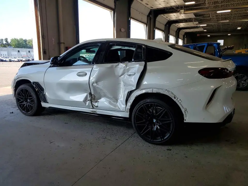 2022 BMW X6 M  
