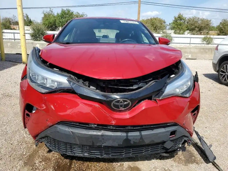 2022 TOYOTA C-HR XLE  