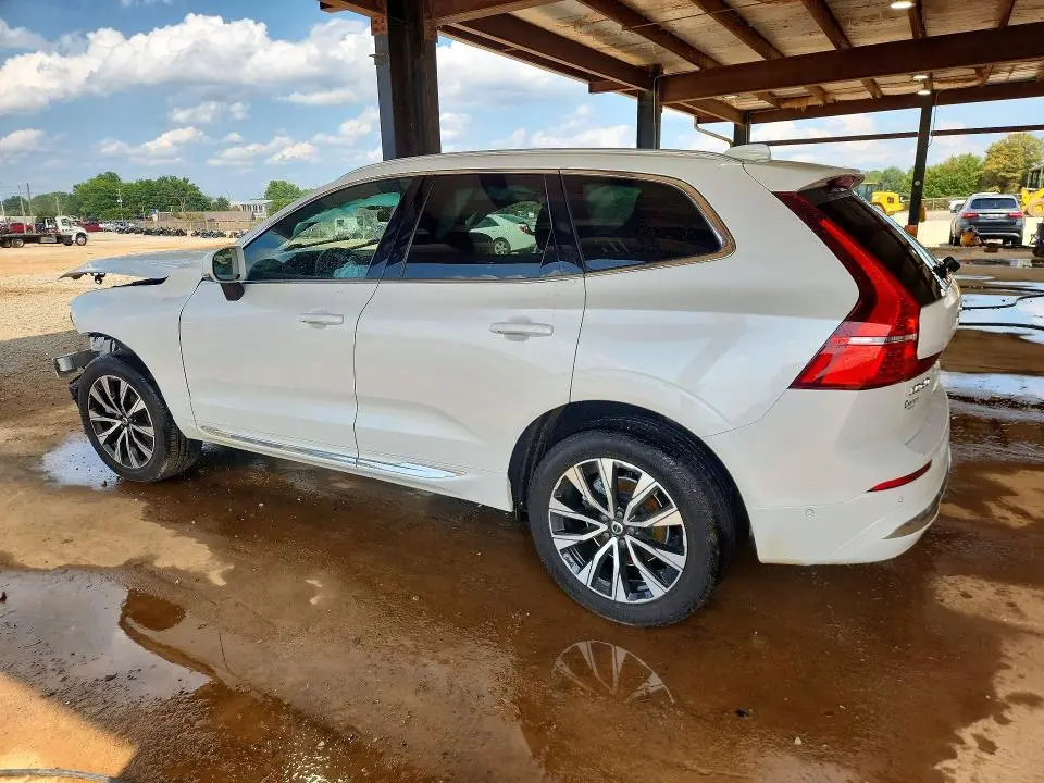 2023 VOLVO XC60 PLUS  