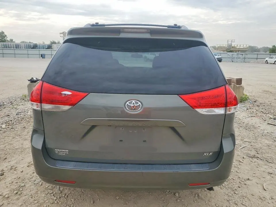 2011 TOYOTA SIENNA XLE 8-PASSENGER  