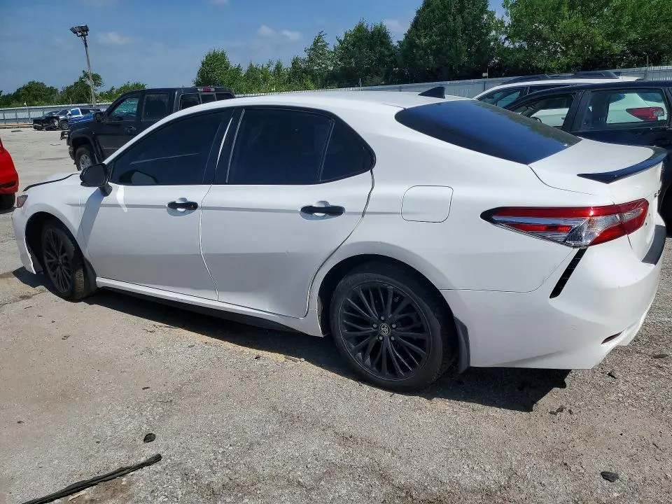 2020 TOYOTA CAMRY SE NIGHTSHADE  