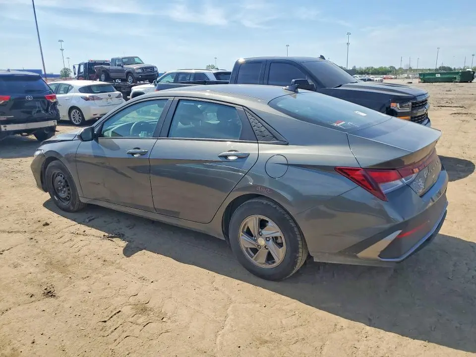2024 HYUNDAI ELANTRA SE  