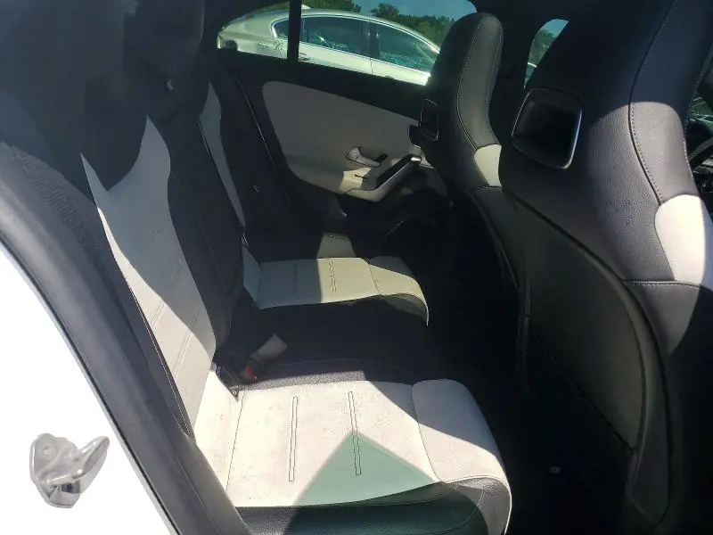 2021 MERCEDES-BENZ CLA   