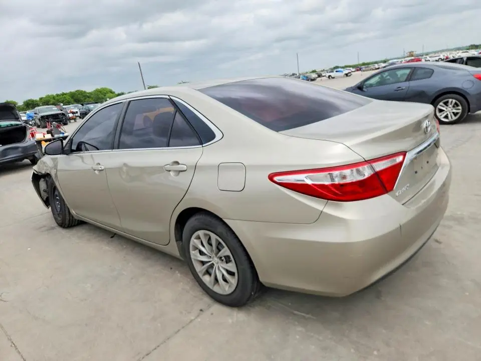 2016 TOYOTA CAMRY LE  