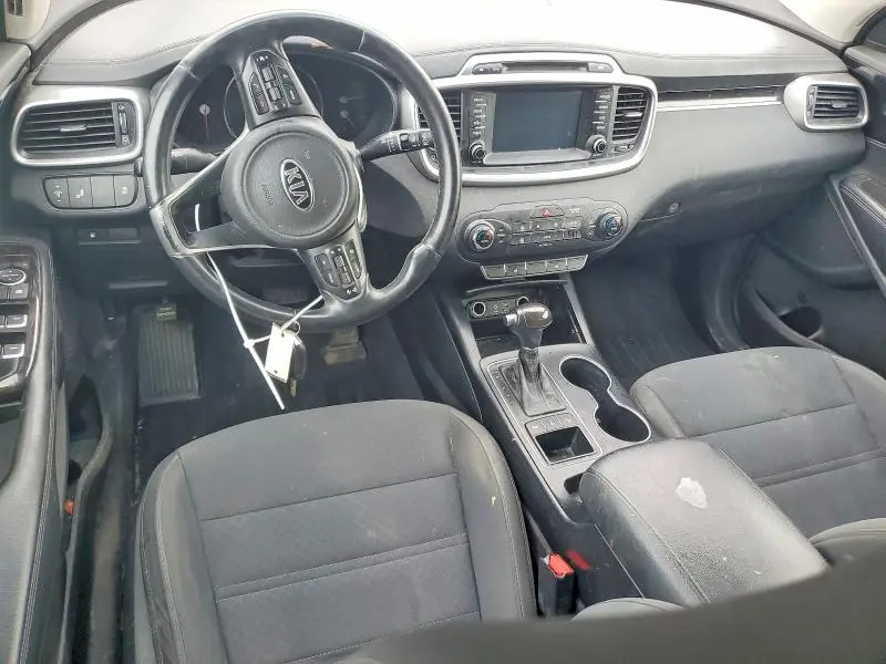 2017 KIA SORENTO LX V6  