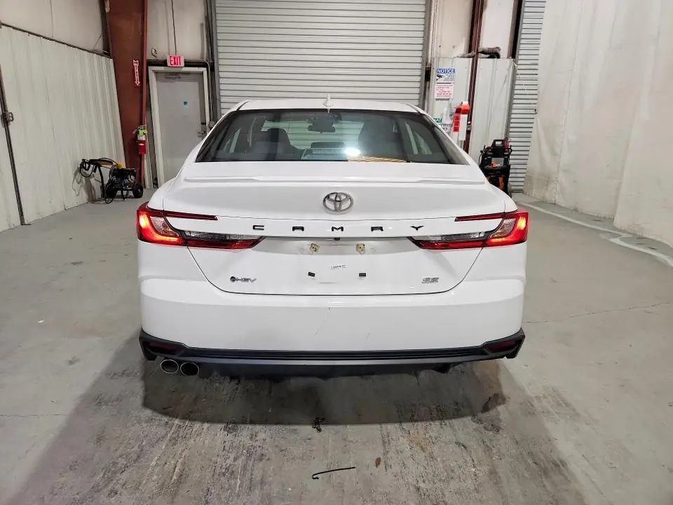 2025 TOYT CAMRY SE