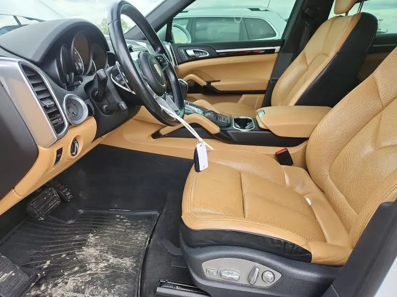 2016 PORSCHE CAYENNE   