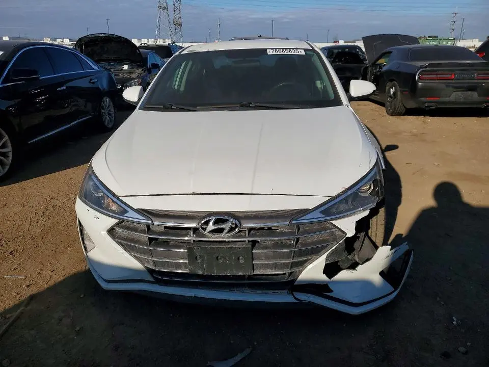 2019 HYUNDAI ELANTRA SE  