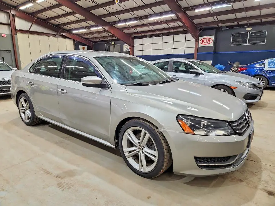 2014 VOLKSWAGEN PASSAT SE  
