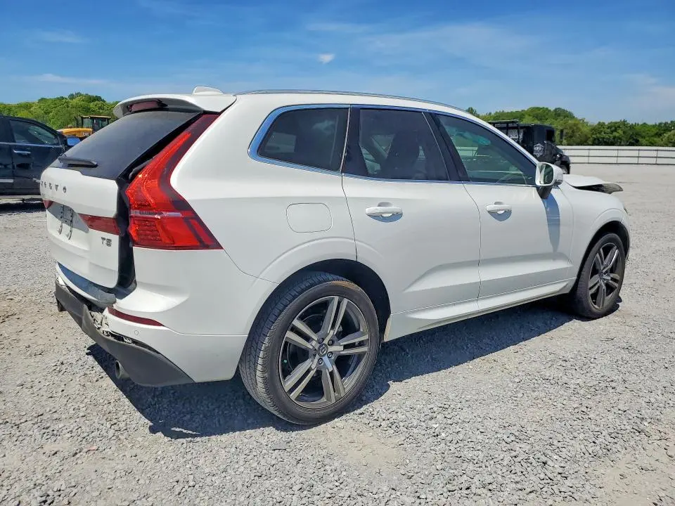 2021 VOLVO XC60 T5 MOMENTUM  