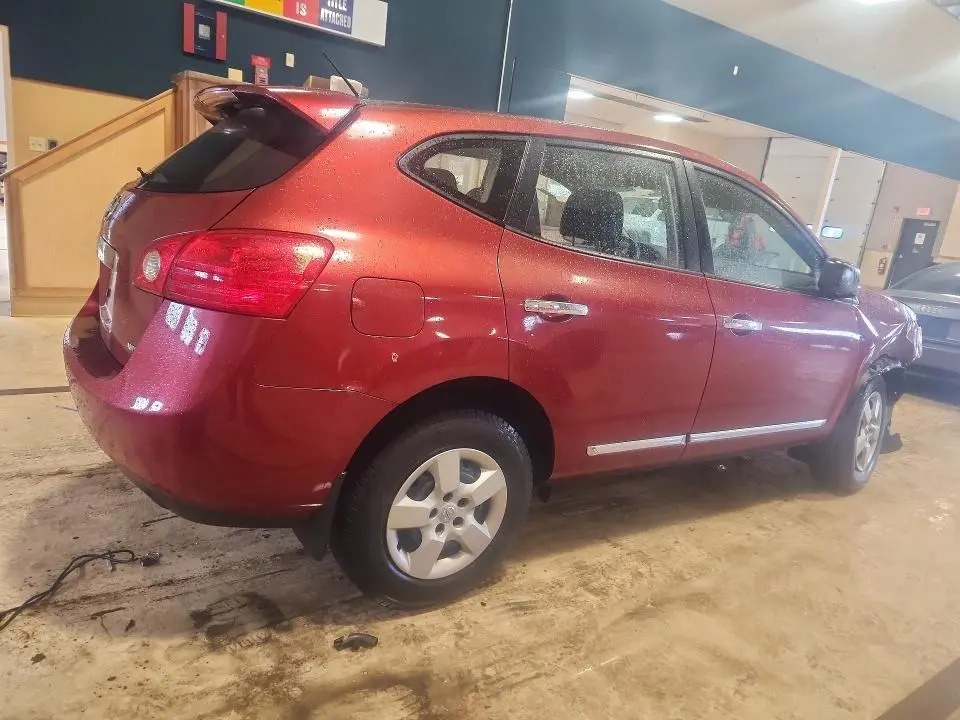 2013 NISSAN ROGUE S  