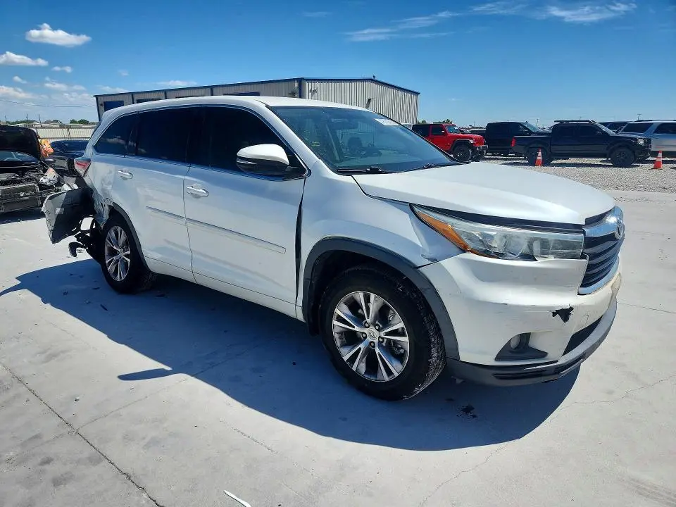 2015 TOYOTA HIGHLANDER LE PLUS  