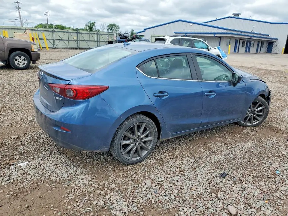 2018 MAZDA 3 TOURING  