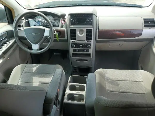 2010 CHRYSLER TOWN & COUNTRY TOURING  