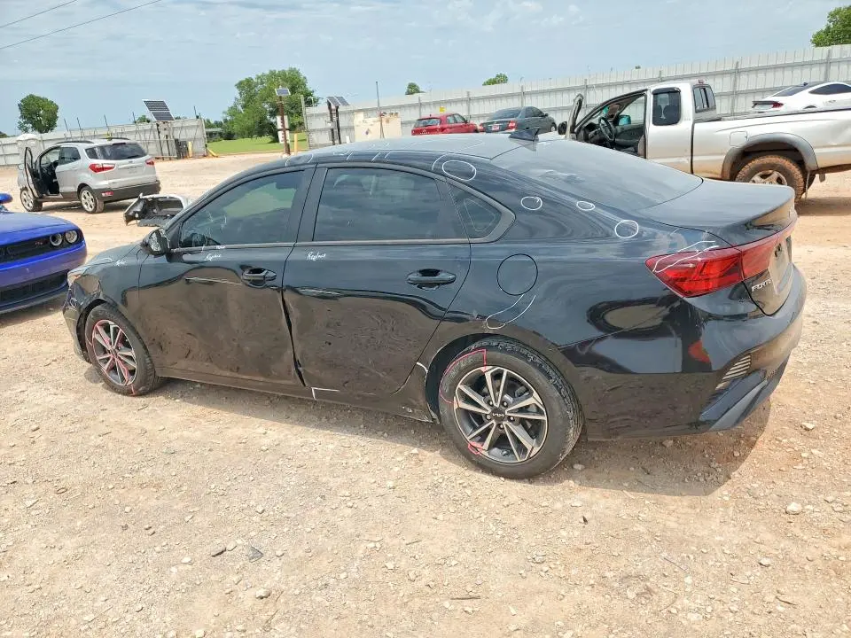 2022 KIA FORTE LXS  