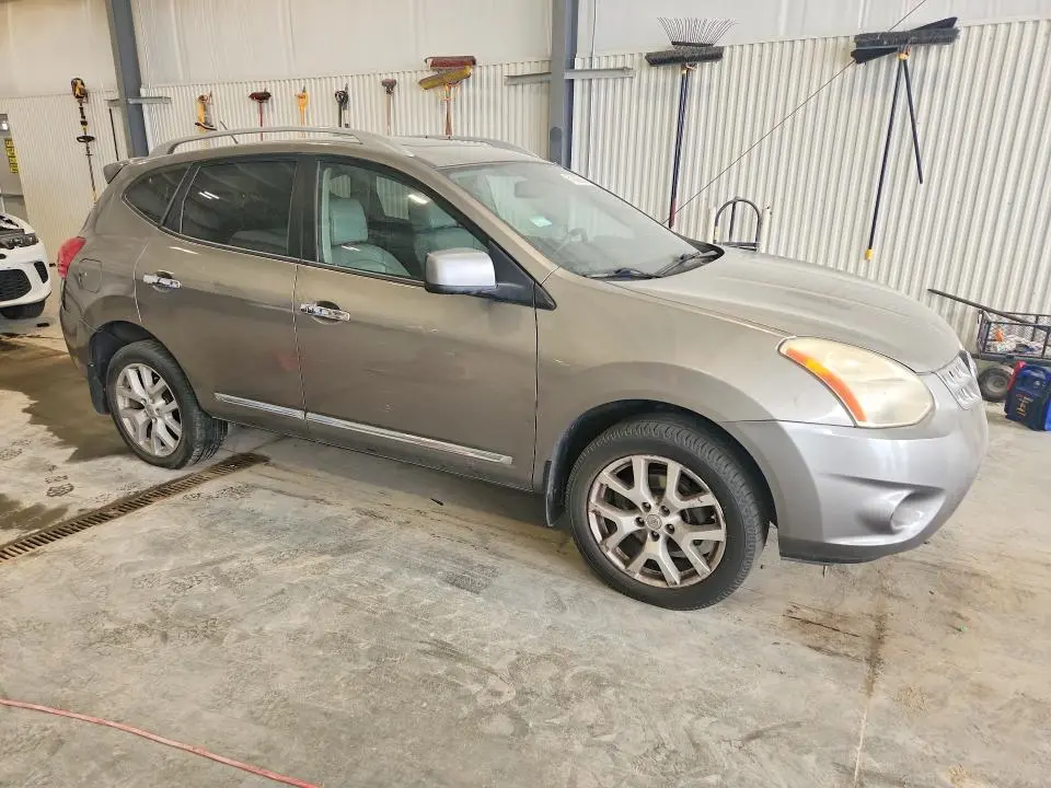 2011 NISSAN ROGUE S  