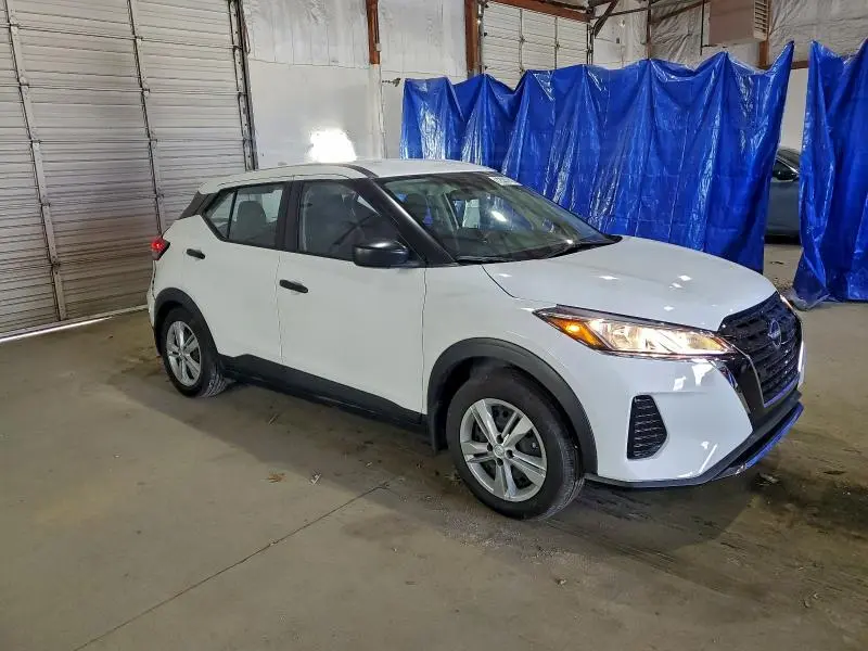 2023 NISSAN KICKS S  
