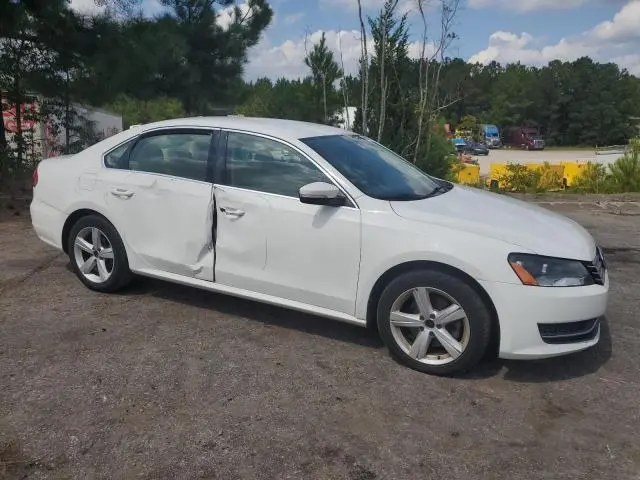 2013 VOLKSWAGEN PASSAT SE  