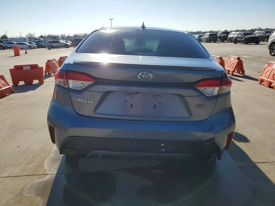 2021 TOYOTA COROLLA SE  