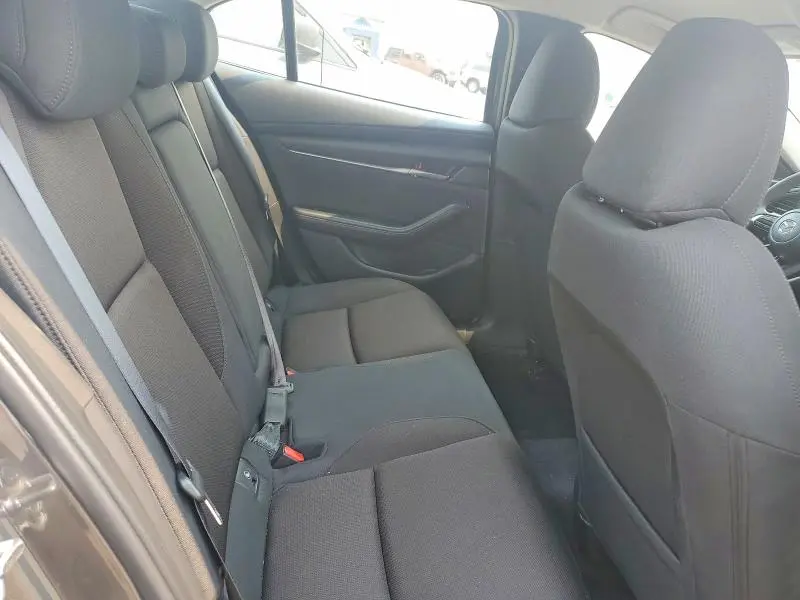 2025 MAZDA 3 PREFERRED  