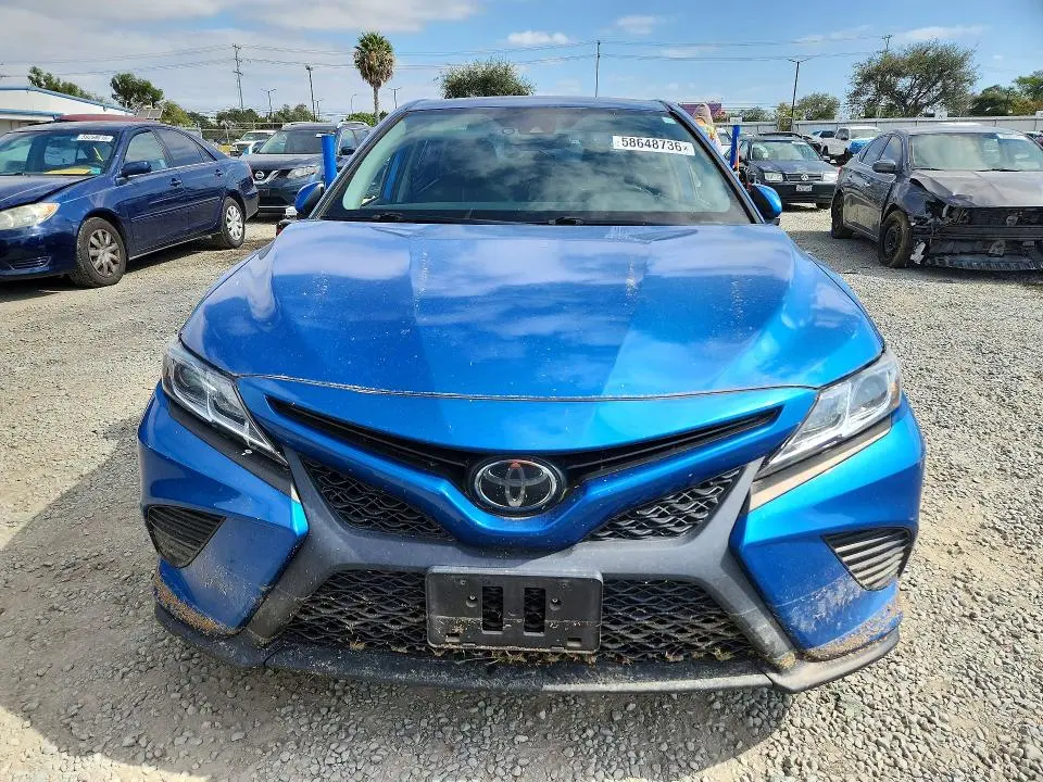 2020 TOYOTA CAMRY SE  
