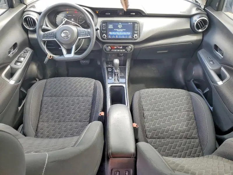 2021 NISSAN KICKS SV  