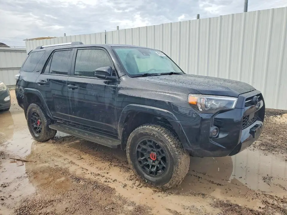 2021 TOYOTA 4RUNNER SR5  