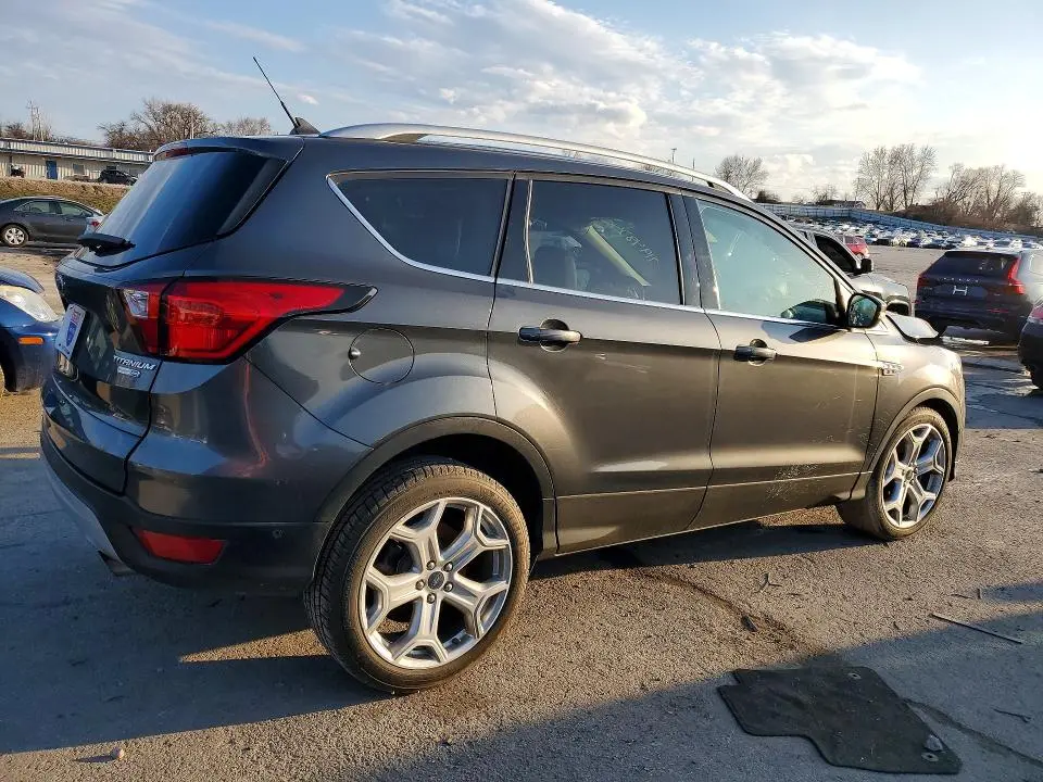 2019 FORD ESCAPE TITANIUM  
