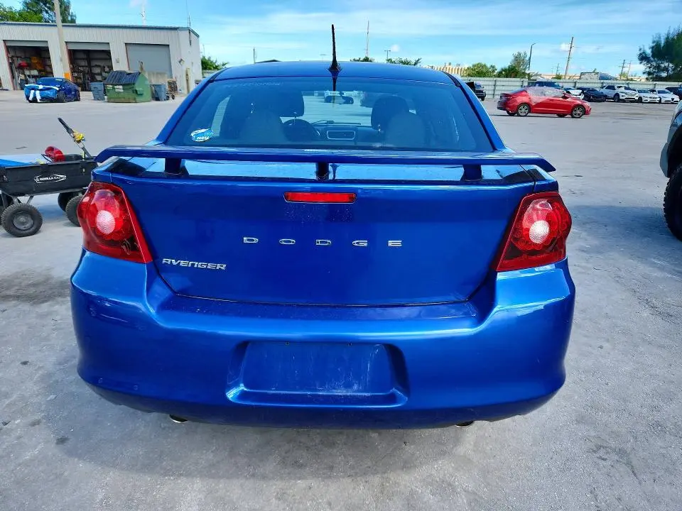 2013 DODGE AVENGER SE  