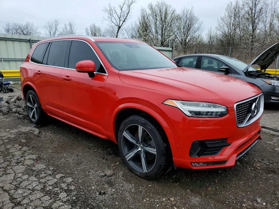2016 VOLVO XC90 T6  