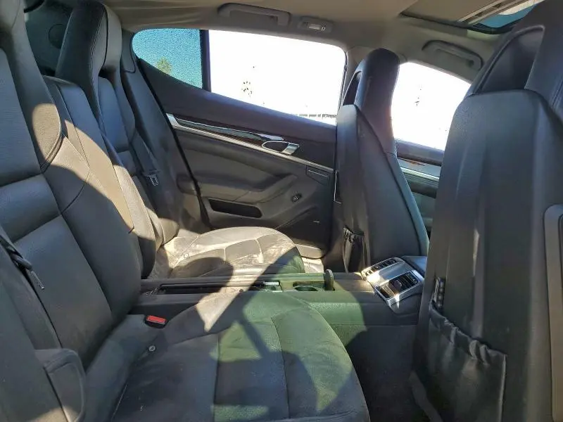 2012 PORSCHE PANAMERA 2  