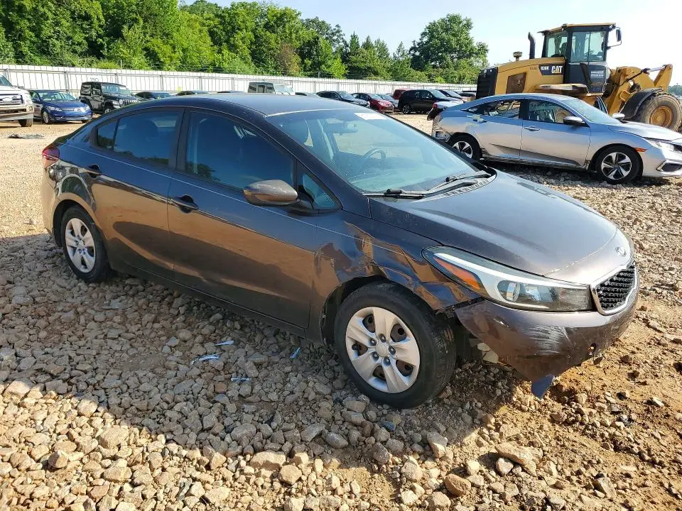 2018 KIA FORTE LX  