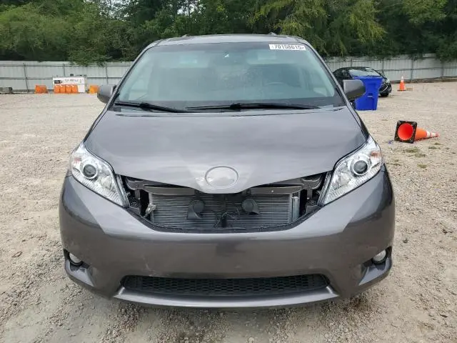 2015 TOYOTA SIENNA XLE  