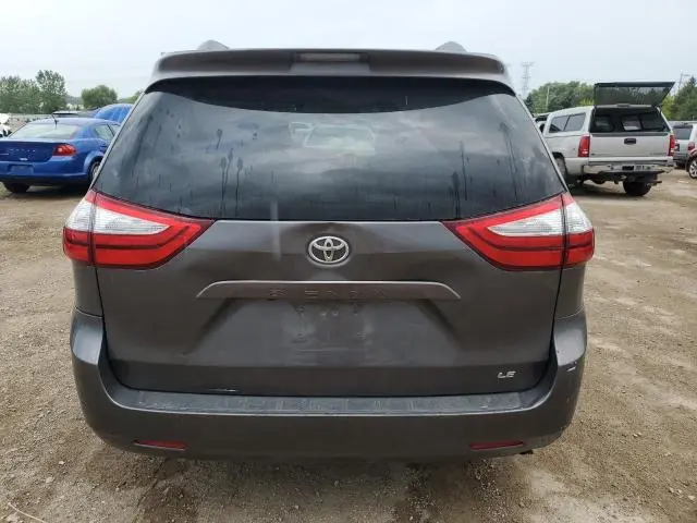 2017 TOYOTA SIENNA LE  