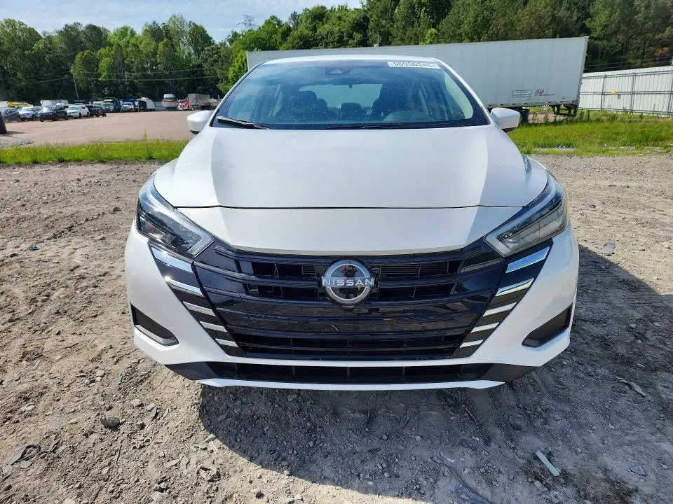 2025 NISSAN VERSA SV  