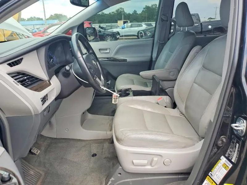 2015 TOYOTA SIENNA XLE 8-PASSENGER  