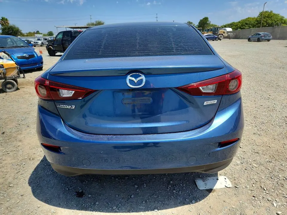 2018 MAZDA 3 TOURING  