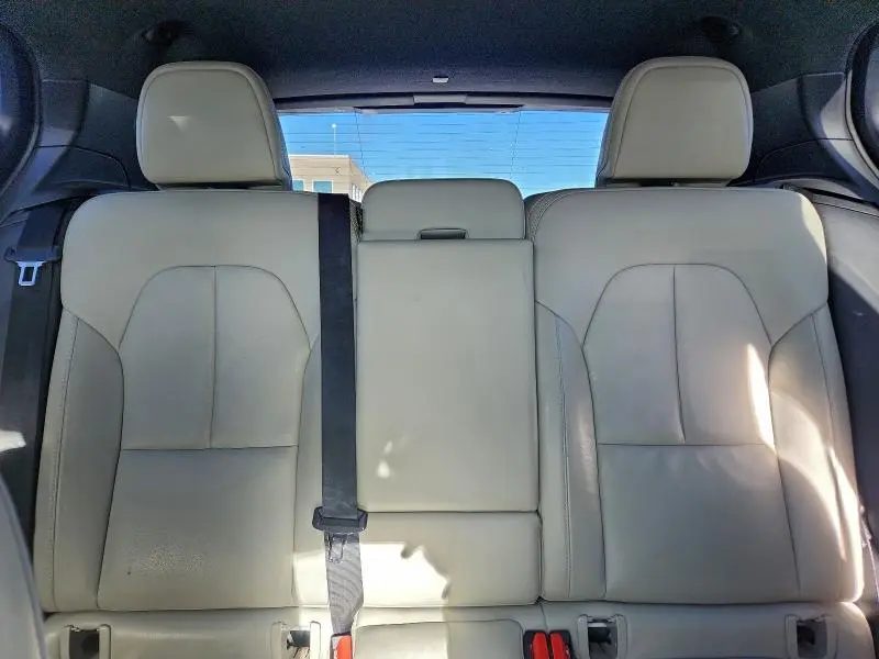 2020 VOLVO XC40 T5 MOMENTUM  