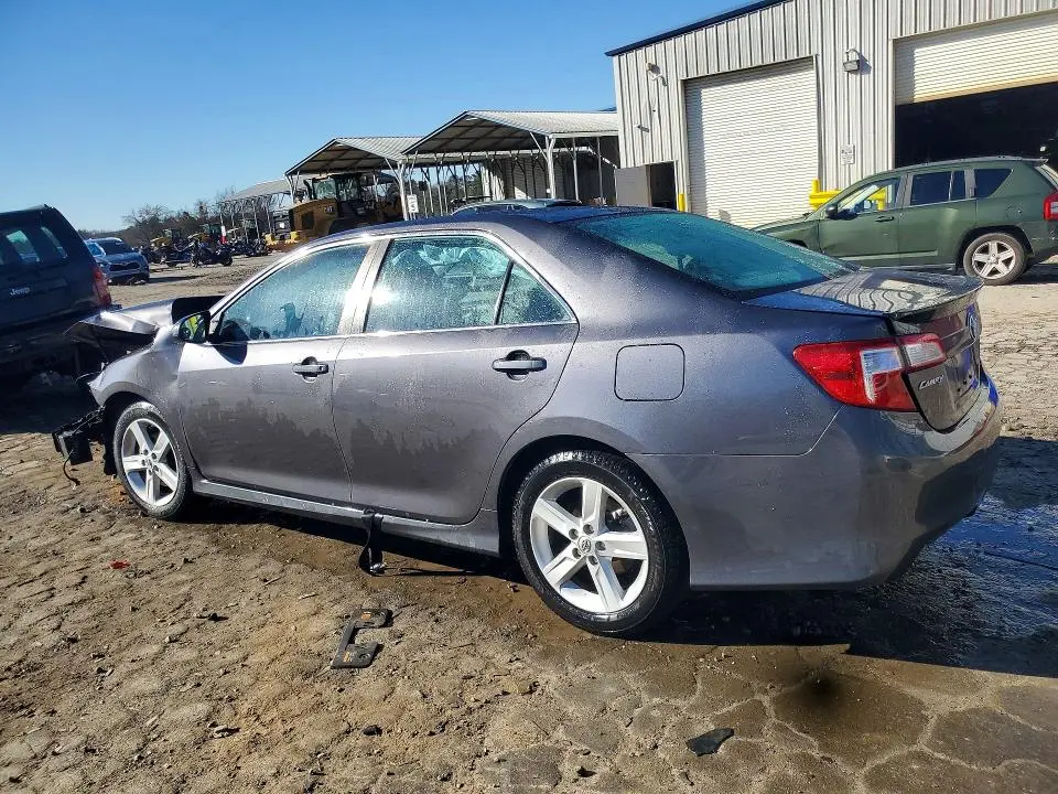 2014 TOYOTA CAMRY SE  