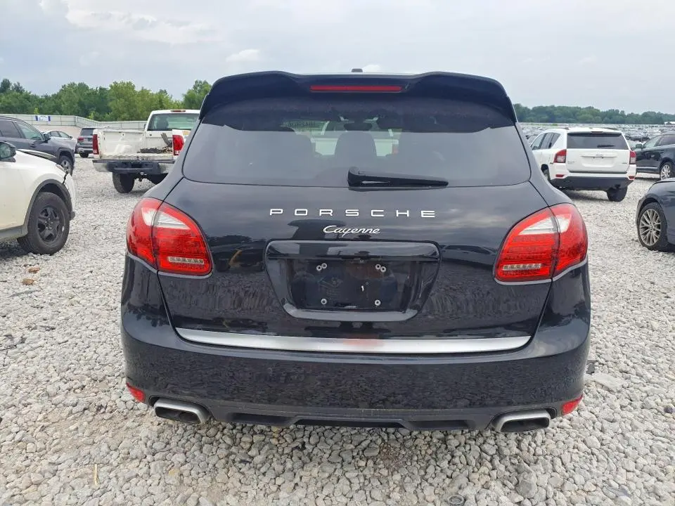 2013 PORSCHE CAYENNE   