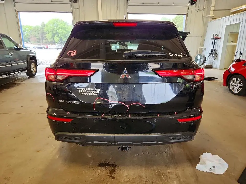 2022 MITSUBISHI OUTLANDER ES  