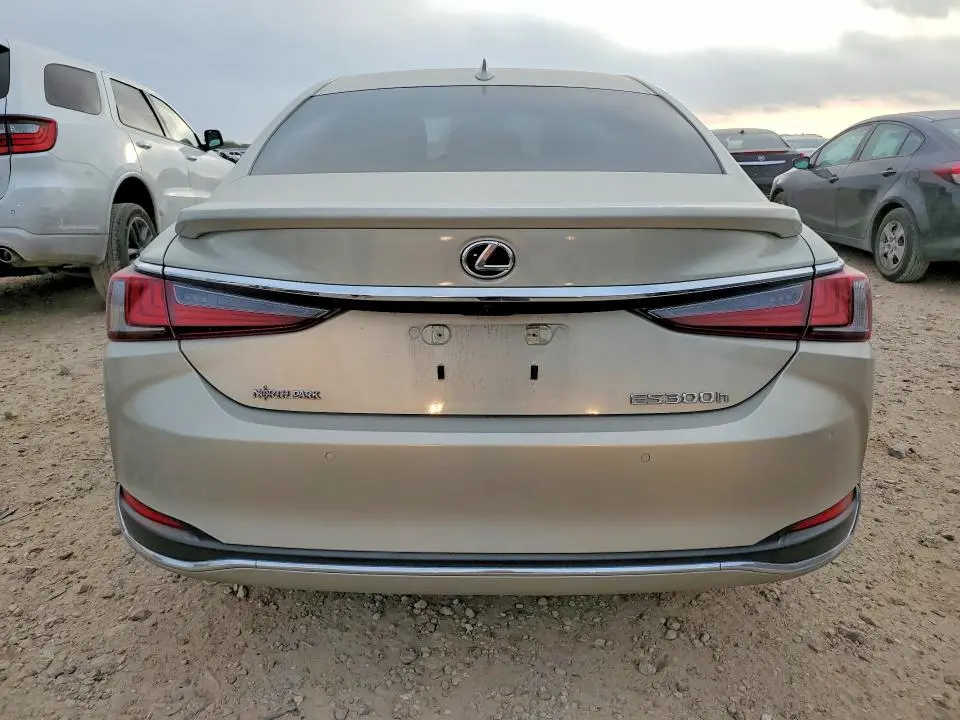 2023 LEXUS ES 300H LUXURY  