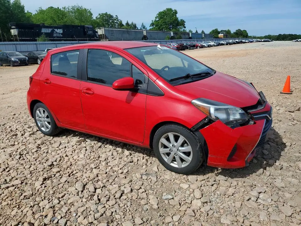 2015 TOYOTA YARIS 5-DOOR LE  